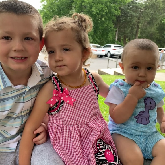 Meet your Blessed Posher 🥰 Christine. Blessed mother of 3 amazing babies ❤️ - Picture 5 of 9